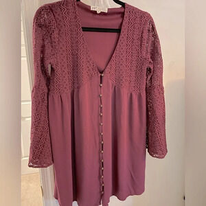 JOLT M lace top dress w/BELL SLEEVES. Plum color w/pockets V neck w/pockets